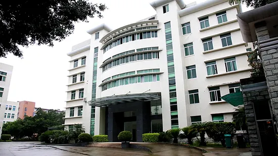 Winter Down Coat Made FM Nylon Fabric and 90/10 Duck Down 